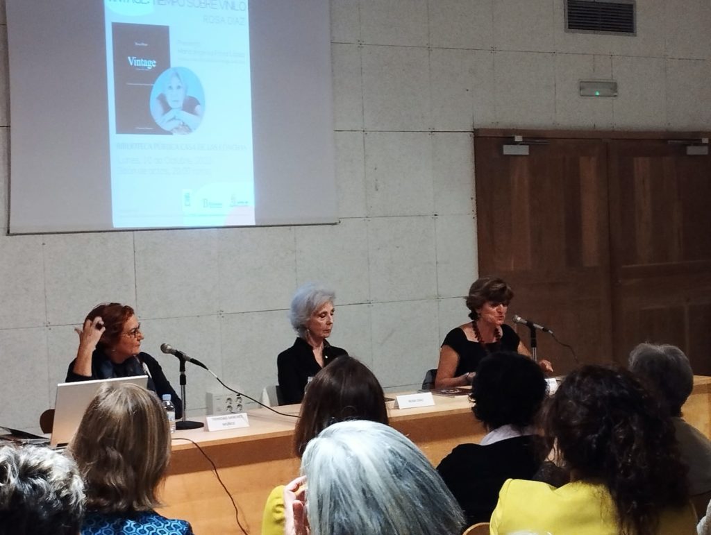 Foto de la presentación enviada por Trinidad Sánchez. Salón de Actos de la Biblioteca Pública Casa de las Conchas.